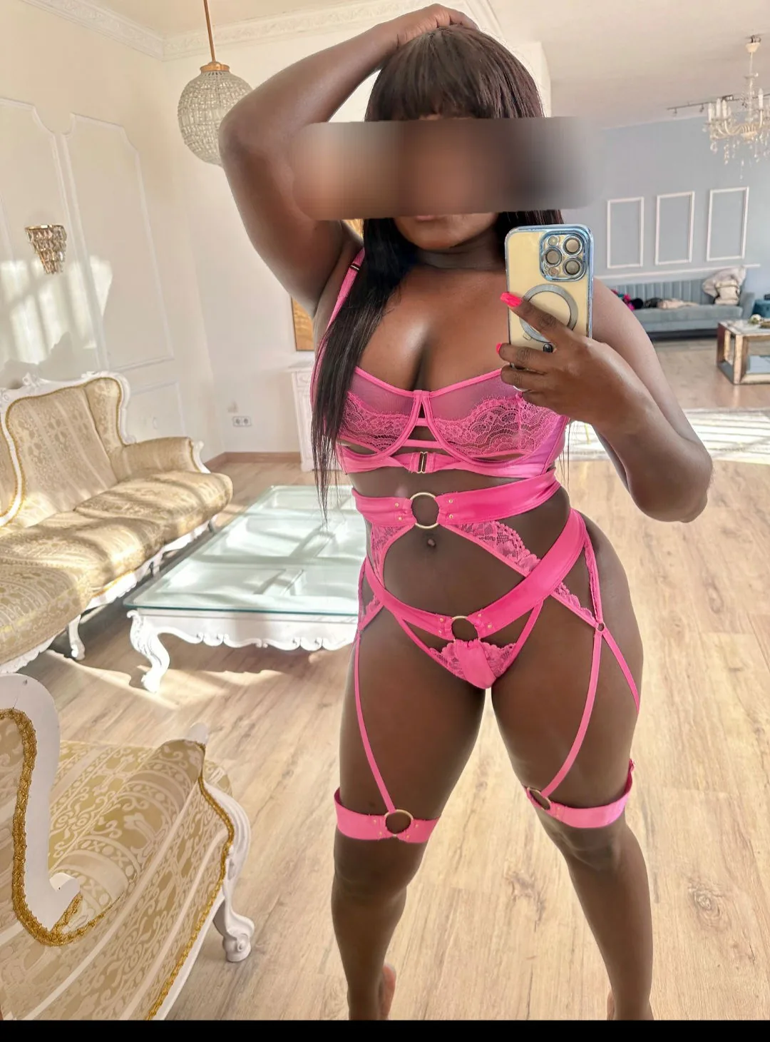 Chioma escort Portsmouth