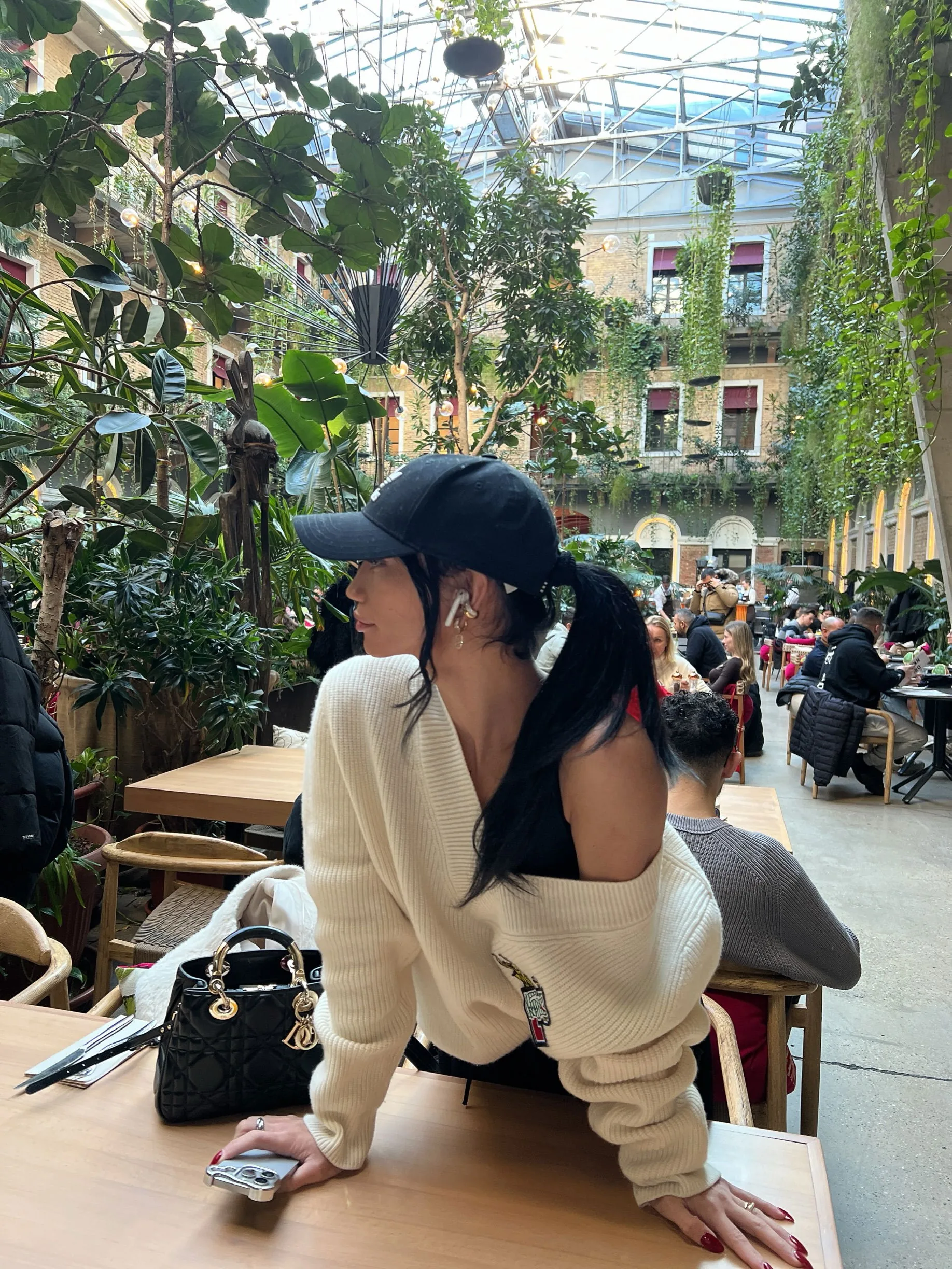 Uzoma escort Portsmouth
